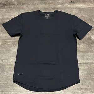 Bylt Men's Navy T-Shirt size LRG